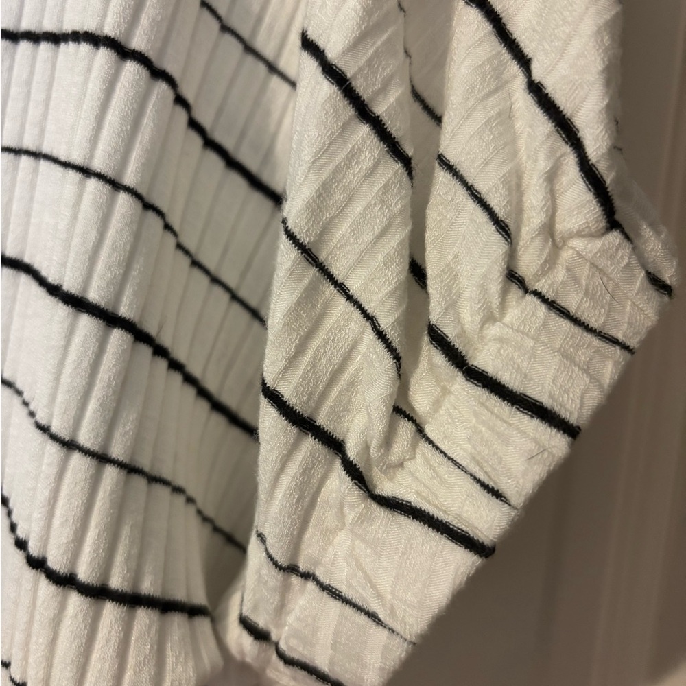 Luke new,  black/white stripe tunic top,  size medium bought from boutique store - Picture 2 of 7